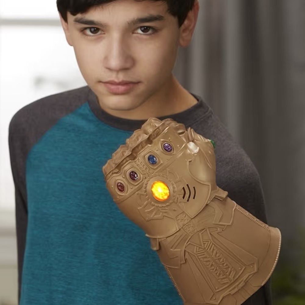 Avengers Toy Glove - Picture 5 of 7